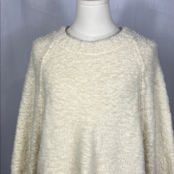 Free People Teddy Sweater Tunic in Sugar Swirl. - Picture 8 of 12